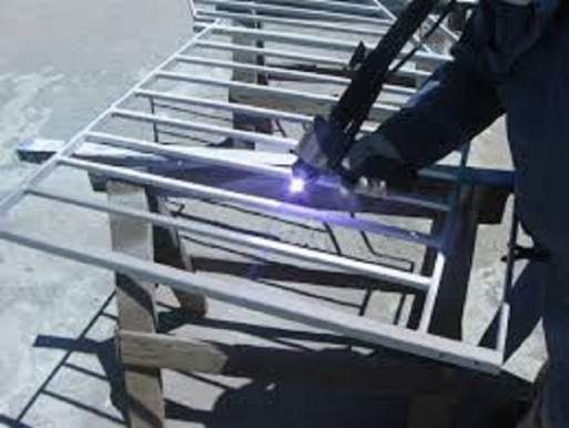 پوشش روی بر روی نرده ها و فنس ها Zinc coat on steel Fence
